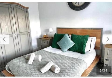 Modern and Luxurious 4 bedroom house House in Bangor