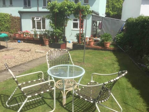 Patio, Garden, Dining area, Garden view