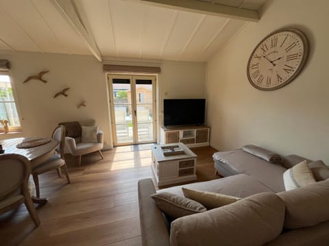 Myfa Beachcottage Zeewind II 243 House in Bredene