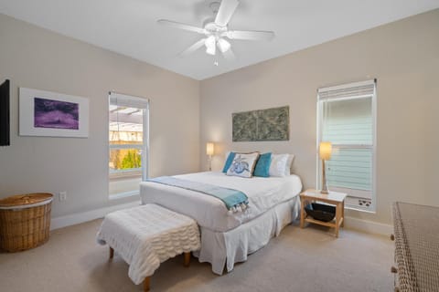 Peacock Cottage House in Seacrest