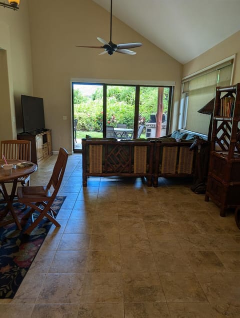 TV and multimedia, Balcony/Terrace, Living room, Seating area, Dining area, Evening entertainment