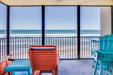 Oceanfront Oasis - 2BR2BA direct oceanfront! Apartment in South Patrick Shores