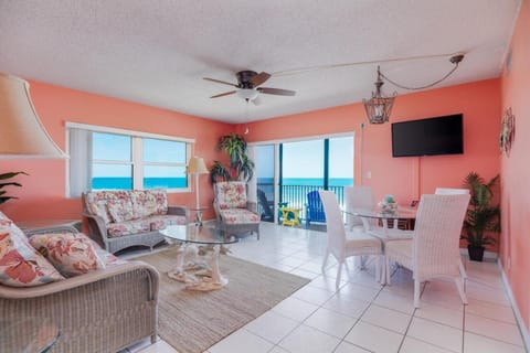 You cannot get any closer to the beach! 2BR condo Apartment in South Patrick Shores