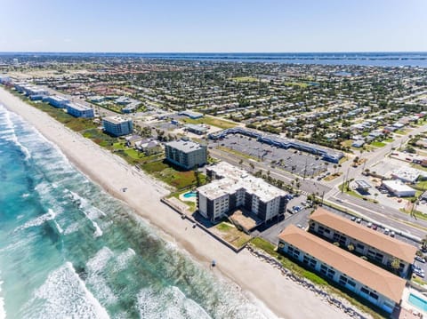 You cannot get any closer to the beach! 2BR condo Apartment in South Patrick Shores