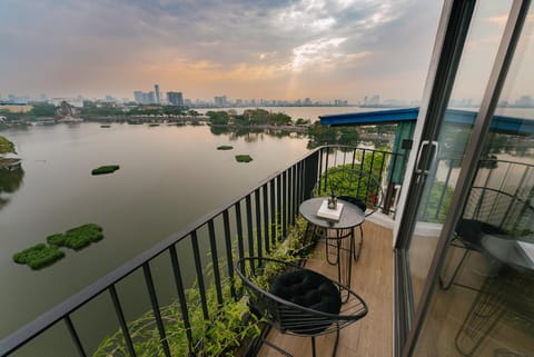 Natural landscape, View (from property/room), Balcony/Terrace