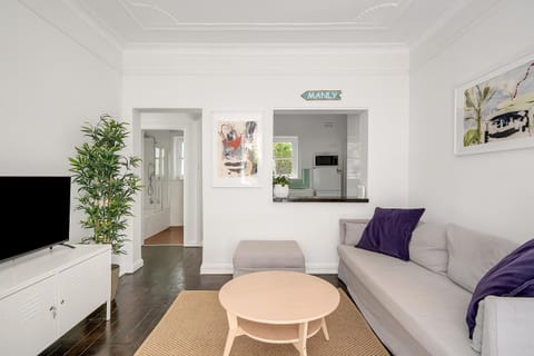 TV and multimedia, Living room, Lounge or bar