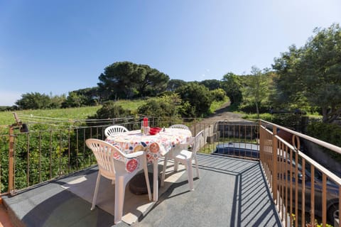 Day, Garden, View (from property/room), Balcony/Terrace, Dining area, Garden view