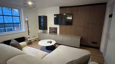 Communal lounge/ TV room, TV and multimedia, Living room, Photo of the whole room, Seating area, Evening entertainment