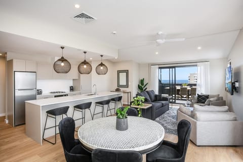 Living room, Dining area, kitchen