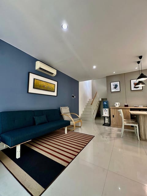 TV and multimedia, Living room, Seating area, air conditioner