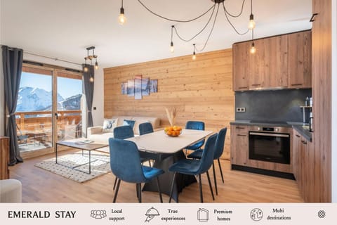 Kitchen or kitchenette, Living room, Dining area, Dinner, oven, stove