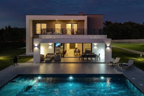 New! Luxury Villa Alta & Montira two heated pool Villa in Vodnjan