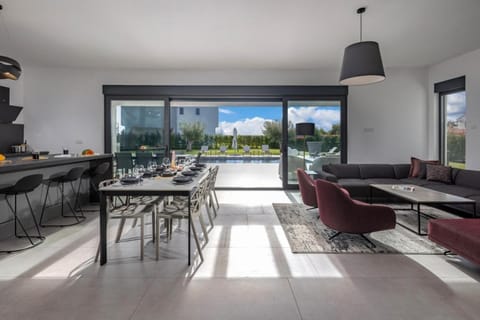 New! Luxury Villa Alta & Montira two heated pool Villa in Vodnjan