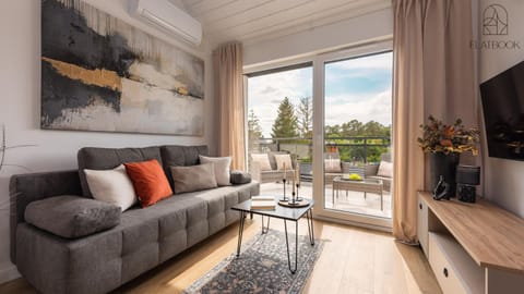 TV and multimedia, View (from property/room), Balcony/Terrace, Living room, Seating area, air conditioner