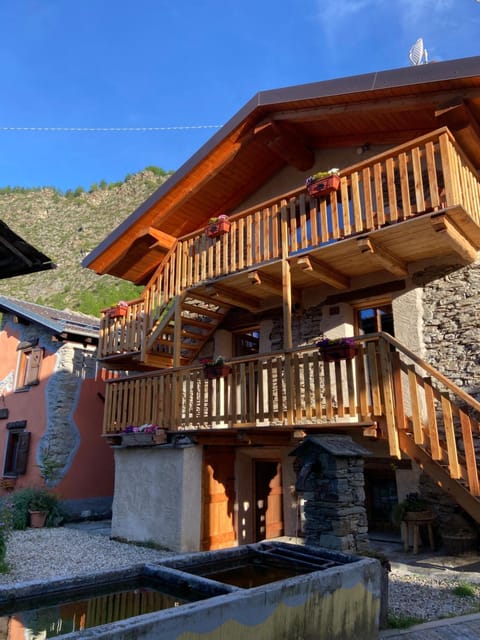 Property building, Day, Natural landscape, View (from property/room), Balcony/Terrace, Mountain view