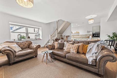 Luxury 3 Bedroom Cottage in Centre of Killin Villa in Killin