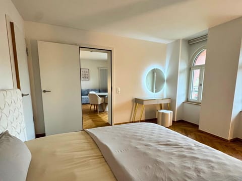 Bed, Photo of the whole room, Seating area, Bedroom, wardrobe
