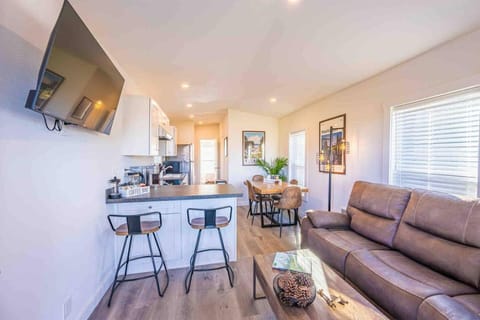 Rainforest Tiny Home Retreat Woodsy Apartment in Forks