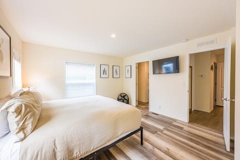 Beaver Pines Central Hiking Base Camp House in Beaver