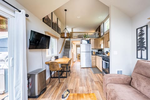 Beaver Pines Tiny Home Getaway Apartment in Beaver