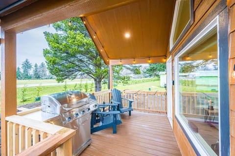 Rainforest Tiny Home Retreat Rustic Modern Apartment in Forks