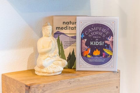 Rainforest Tiny Home Retreat BOHO Apartment in Forks