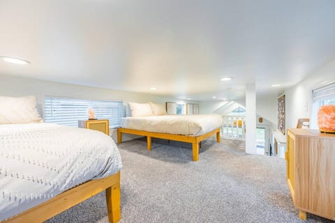 Rainforest Tiny Home Retreat BOHO Apartment in Forks