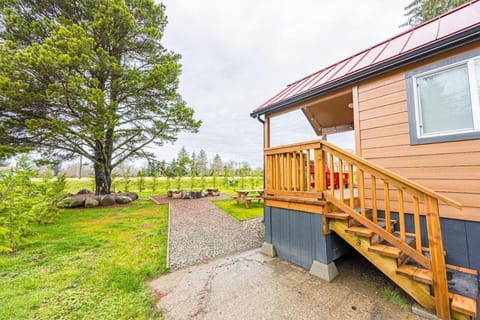 Rainforest Tiny Home Retreat Retro Apartment in Forks