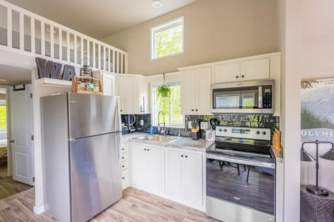 Rainforest Tiny Home Rustic Apartment in Forks