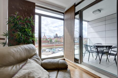 View (from property/room), Balcony/Terrace, Living room, Seating area