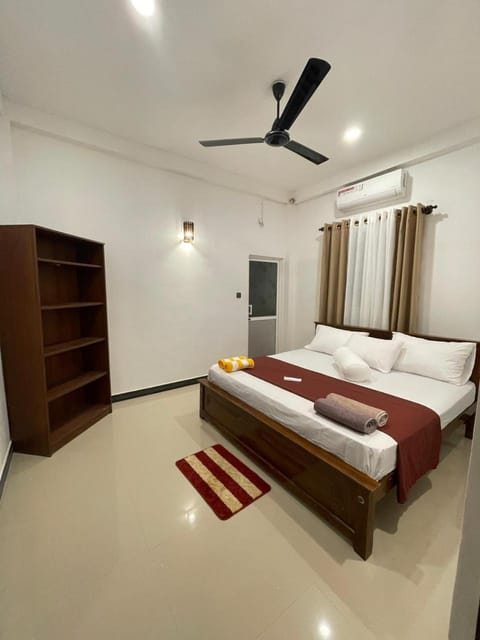 Bed, Photo of the whole room, Bedroom, air conditioner