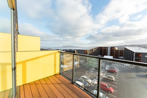 Neighbourhood, Natural landscape, View (from property/room), Balcony/Terrace, Sea view, Parking