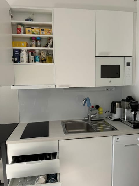 Over the Railway Station, 7 mins Helsinki Airport Apartment in Uusimaa