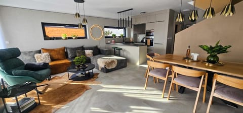 Kitchen or kitchenette, Living room, Dining area