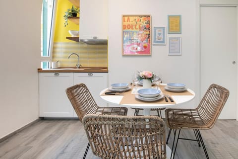 aMoneglia, 2 minutes walk to the beach, PVT PARK Bed and Breakfast in Moneglia