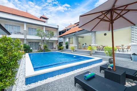 Property building, Day, Pool view, Swimming pool, sunbed