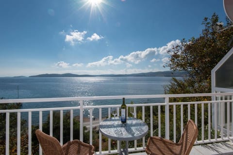 Bella Perna 3-Bedroom beachfront apartment Apartment in Dubrovnik-Neretva County