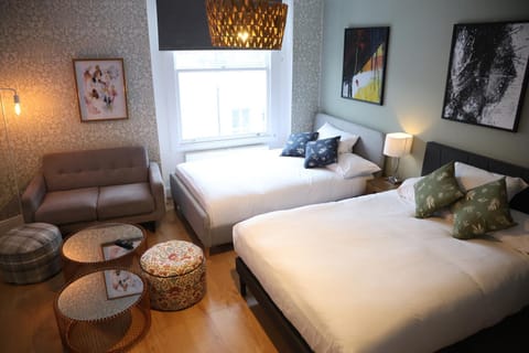 Bed, Living room