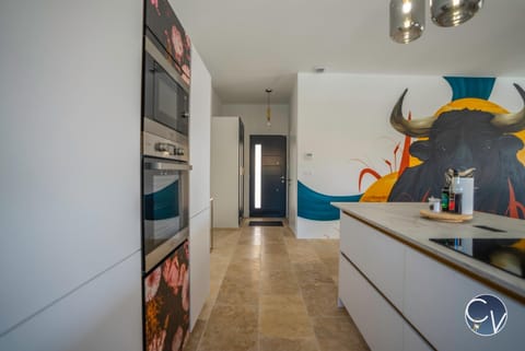 Villa moderne tout confort-Jacuzzi-Piscine Villa in Uzes