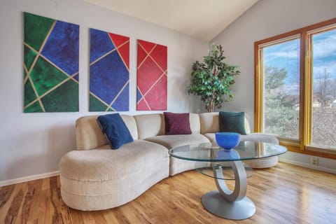 5 bedroom, 7 beds, 3 bath - Sleeps 12, Great for Families House in Boulder