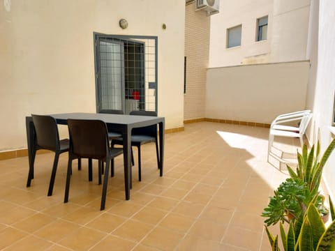 Patio, Patio, Inner courtyard view