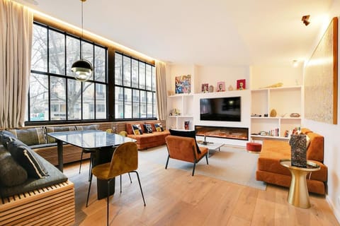 TV and multimedia, Living room, Seating area, Dining area