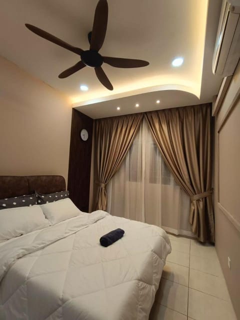 Bed, Photo of the whole room, Bedroom, air conditioner
