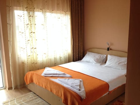 View (from property/room), Photo of the whole room, Decorative detail