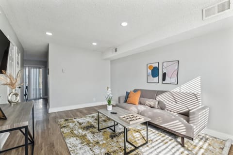Brentwood S I Cozy & Comfy I 2Bd 15 Bth Apartment in Nashville
