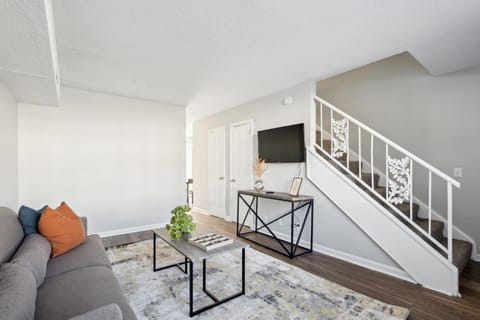 Brentwood U7 I Cozy & Comfy I 2Bd I Free Parking Apartment in Nashville