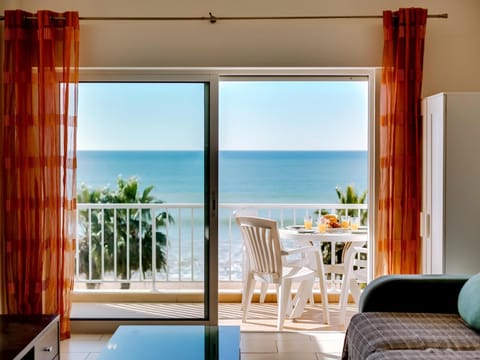 Natural landscape, Balcony/Terrace, Living room, Dining area, Sea view