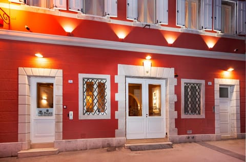 Property building, Facade/entrance