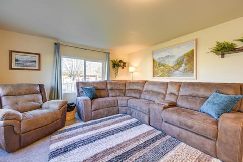 Family-Friendly Cottage with Playground in Centralia House in Washington