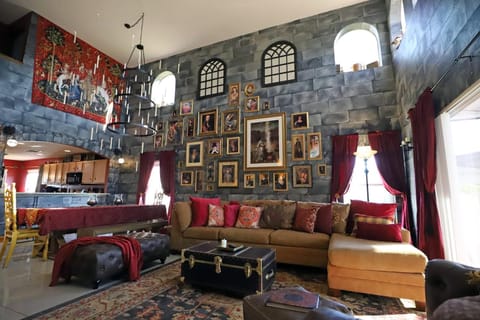 Living room, Seating area